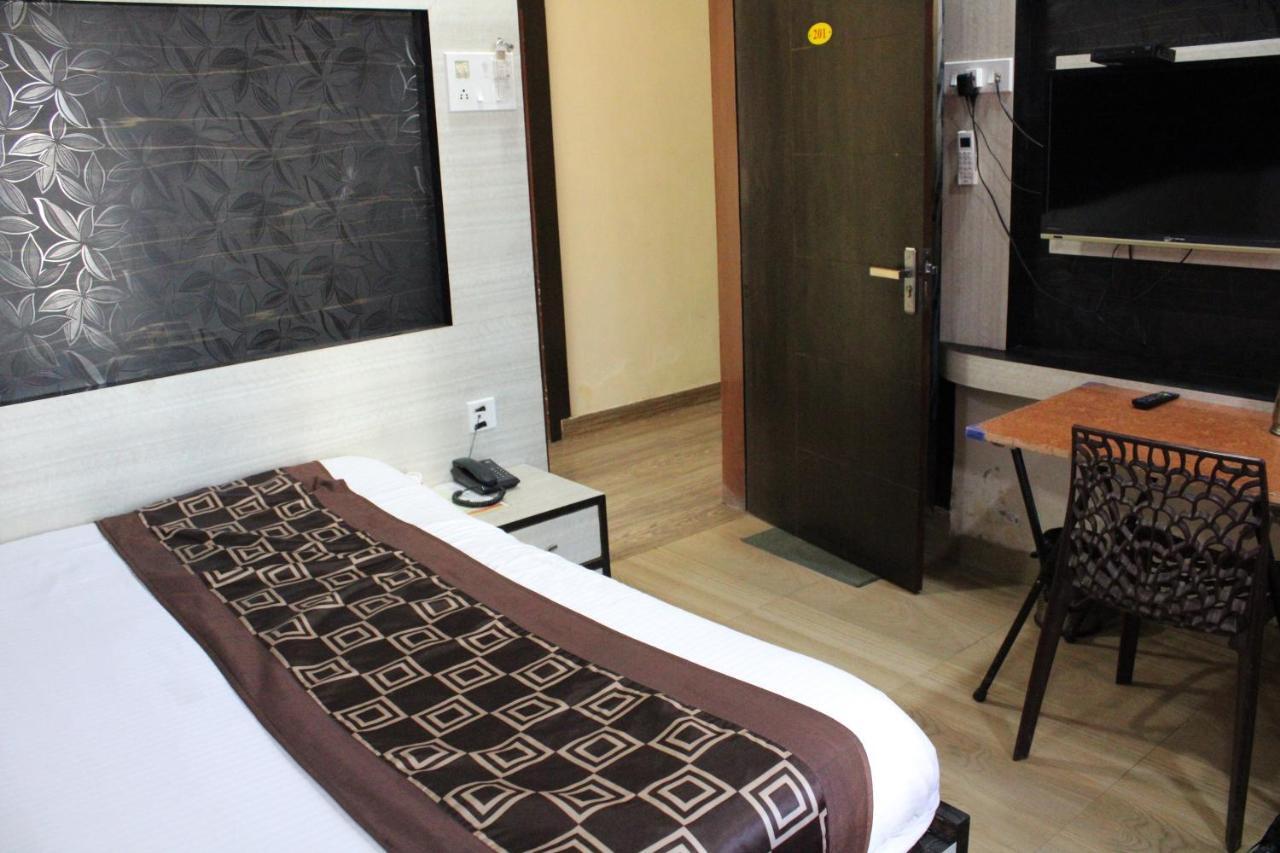 דיברוגר Hotel Square Park מראה חיצוני תמונה
