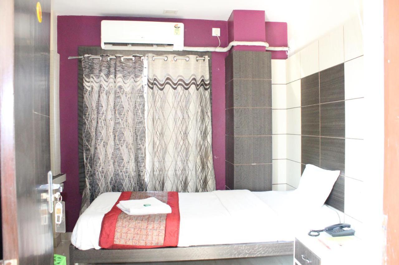 דיברוגר Hotel Square Park מראה חיצוני תמונה