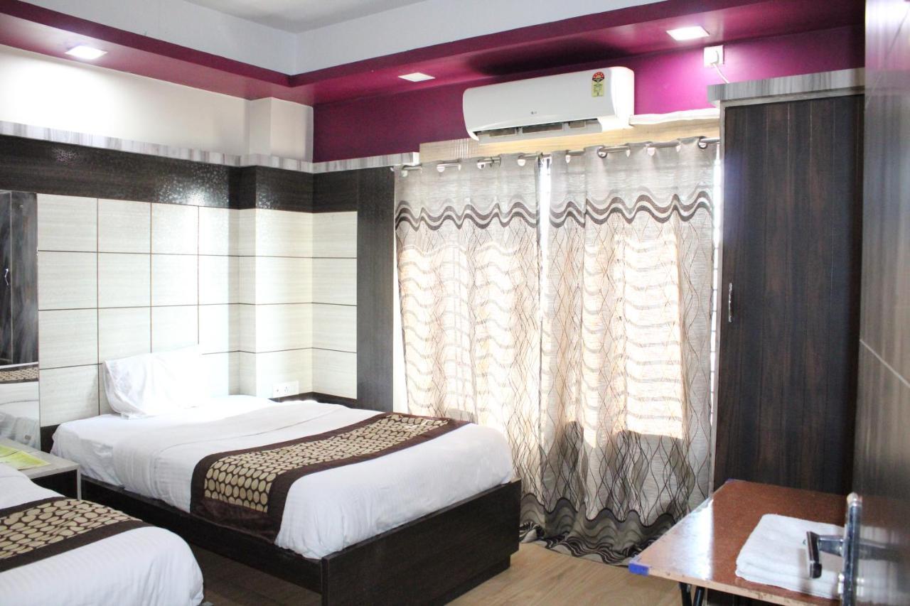 דיברוגר Hotel Square Park מראה חיצוני תמונה
