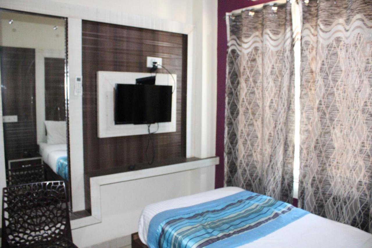 דיברוגר Hotel Square Park מראה חיצוני תמונה